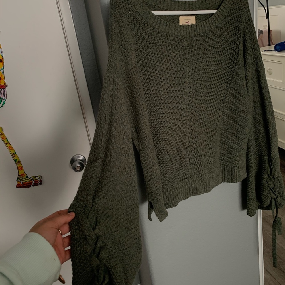 hollister long green sleeve shirt